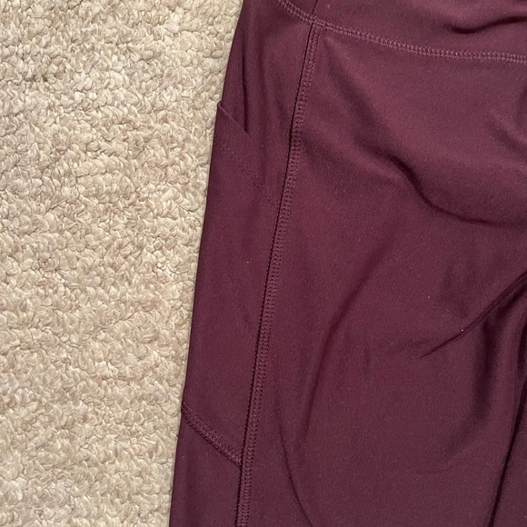 VOGO Althetica Plum Crop Leggings w/ Pockets - Picture 5 of 5